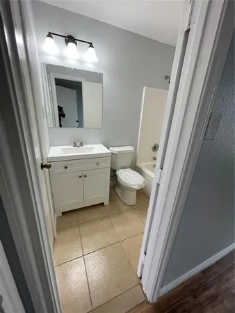 $1,800 | 1208 East Magnolia Avenue, Fort Worth, TX 76104