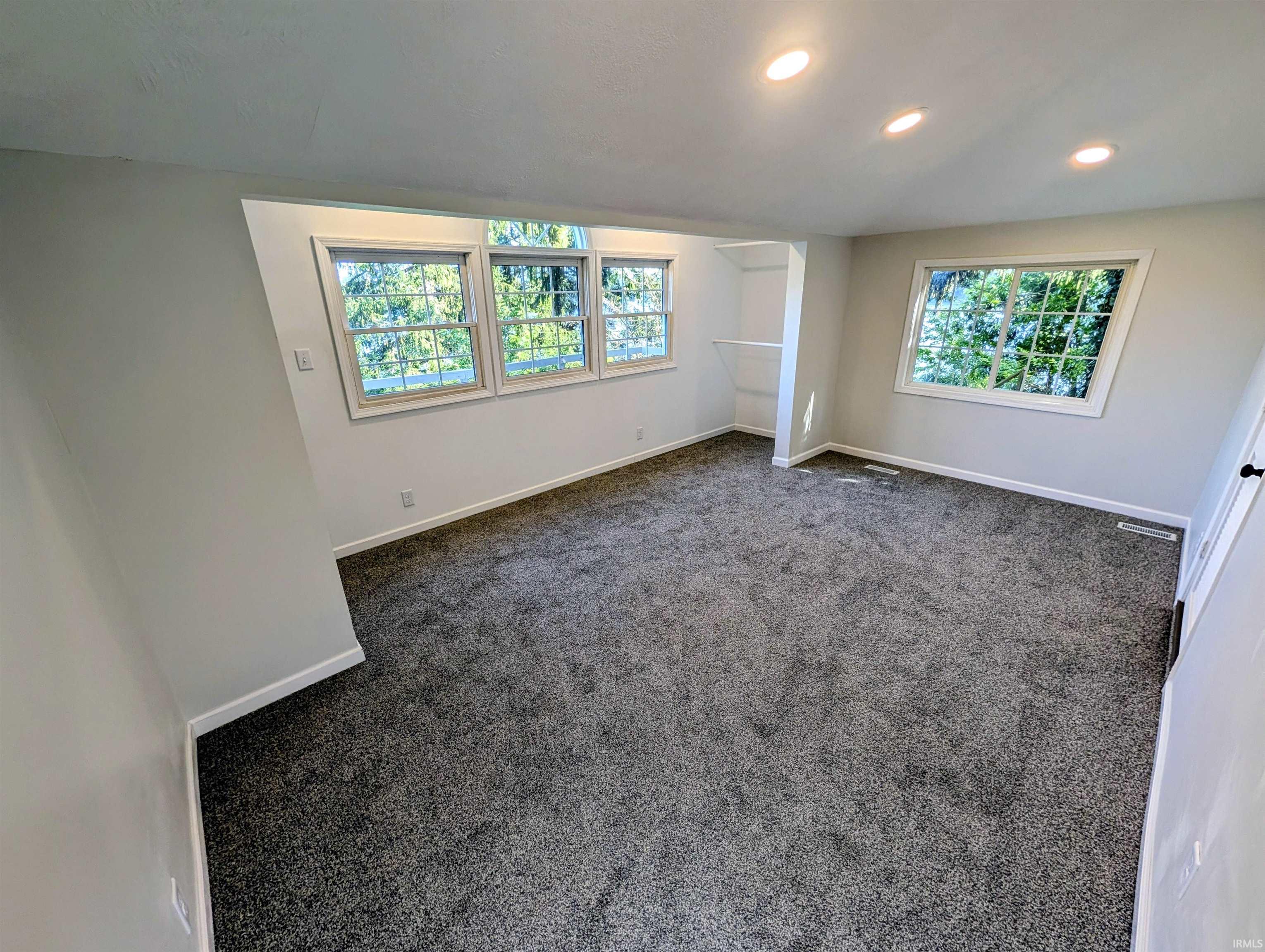 9142 East Koher Road South Syracuse, IN 46567 - Photo 16 of 41 Gallery Image 16