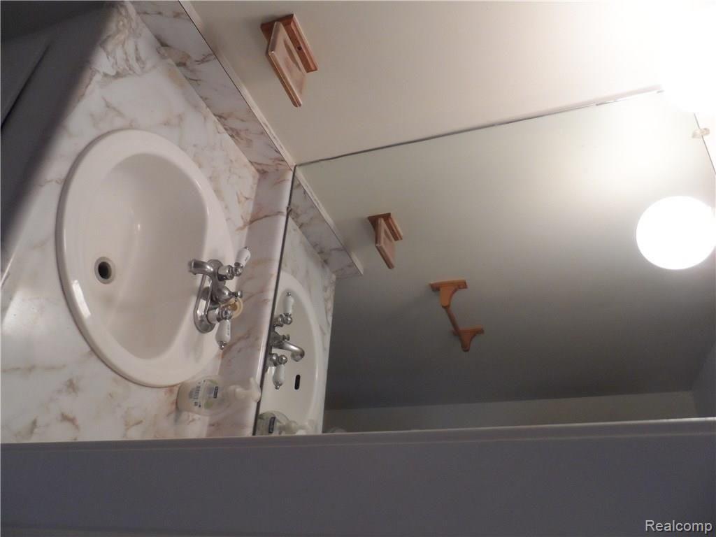 31087 Hoover Road Warren, MI 48093 - Photo 30 of 33 SAM_1238.JPG