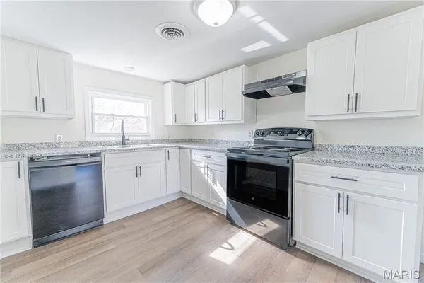 $159,900 | 803 South 4th Street, De Soto, MO 63020