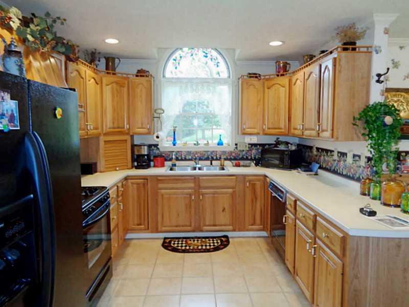 3932 Rte 286 Hwy East Indiana, PA 15701 - Photo 5 of 25 Kitchen.