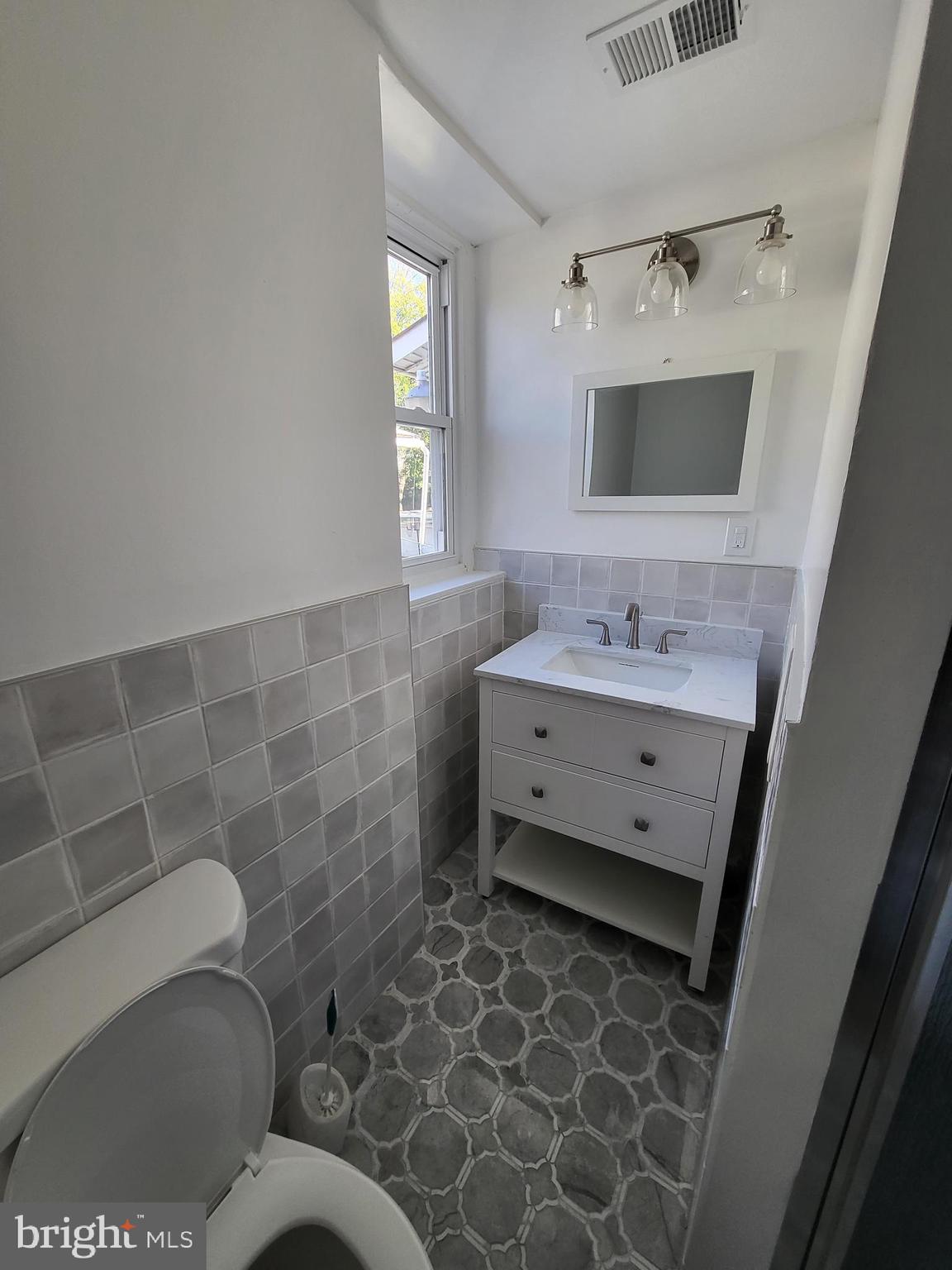 913 Wynnewood Road Philadelphia, PA 19151 - Photo 16 of 38 Gallery Image 16