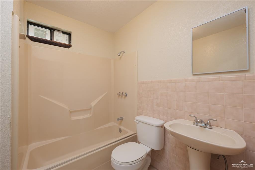 603 North Houston Street Rio Grande City, TX 78582 - Photo 9 of 13
