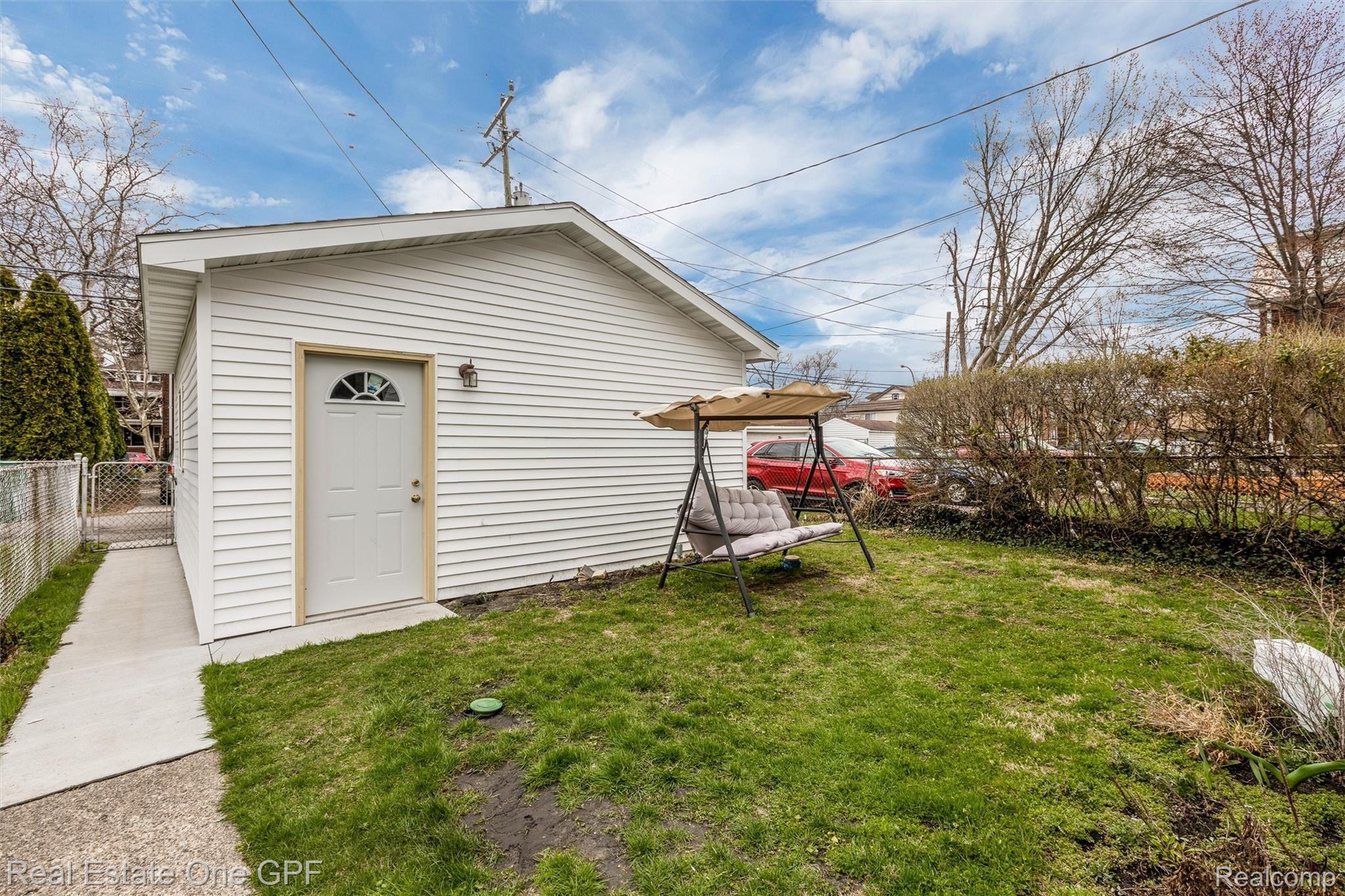 873 Nottingham Road, Unit 875 Grosse Pointe, MI 48230 - Photo 33 of 39 35-873 Nottingham, Grosse Pointe Park, MI, 482300031.jpg