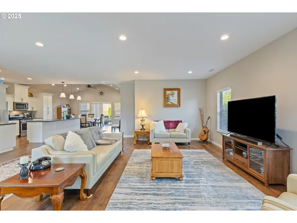 $499,900 | 263 Wil Way, Winston, OR 97496