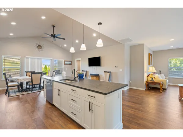 $499,900 | 263 Wil Way, Winston, OR 97496