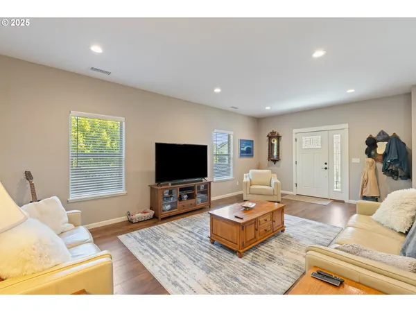 $499,900 | 263 Wil Way, Winston, OR 97496