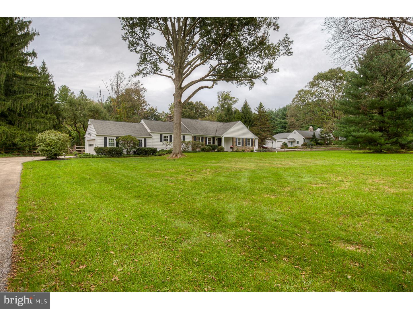 30 Dunminning Road Newtown Square, PA 19073 - Photo 2 of 23