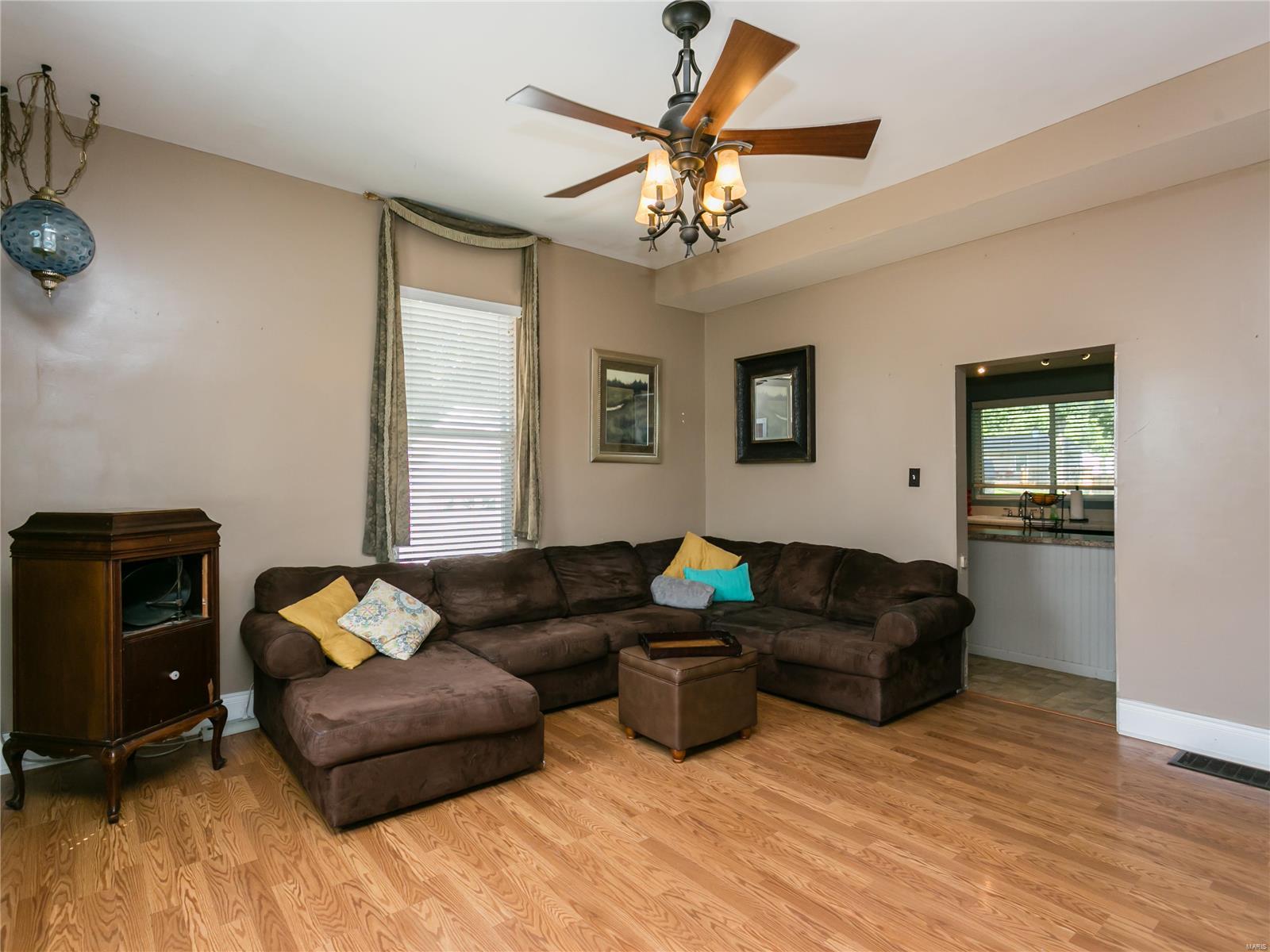 279 Old County Road St. Louis, MO 63125 - Photo 2 of 33