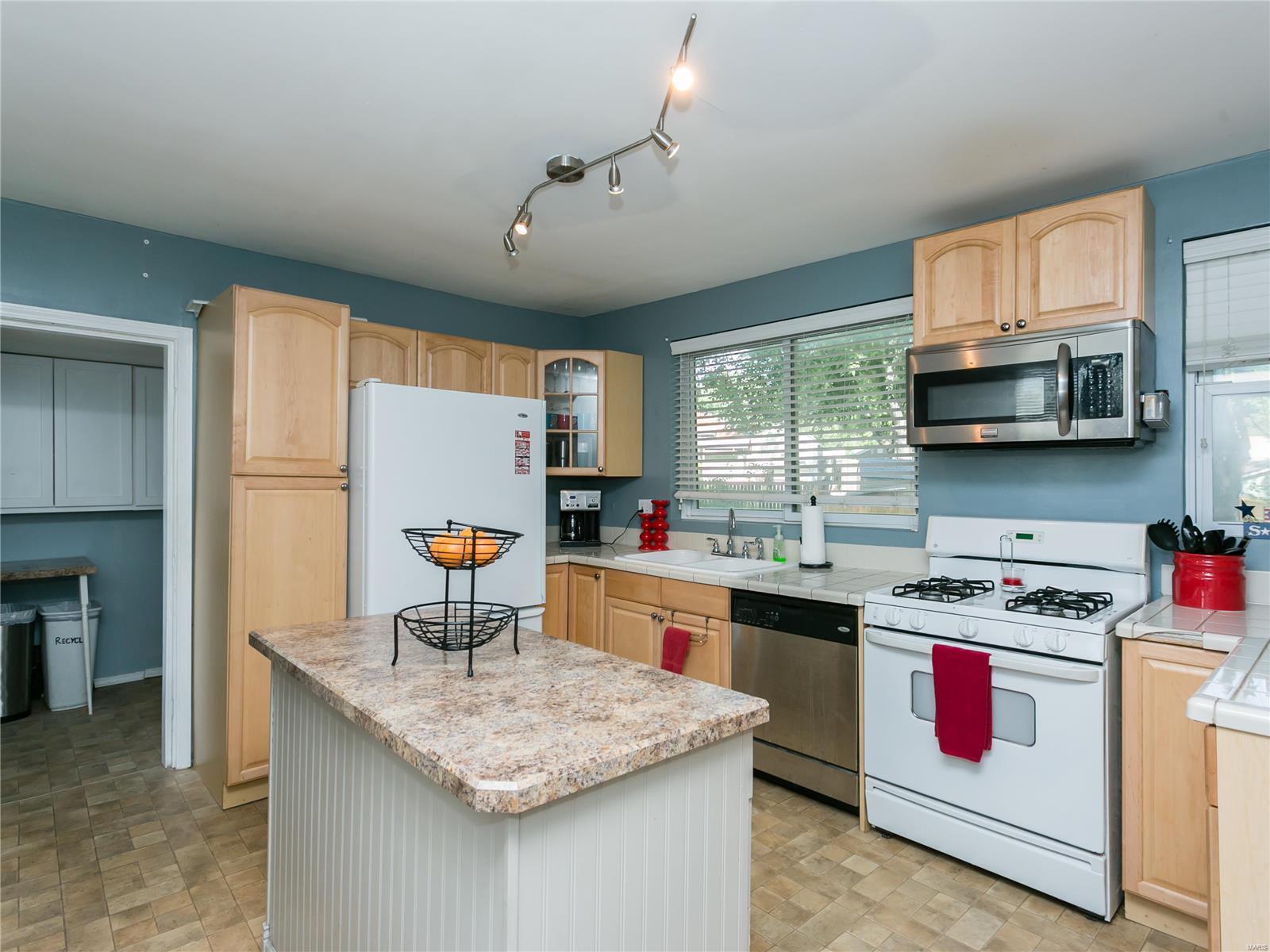 279 Old County Road St. Louis, MO 63125 - Photo 11 of 33