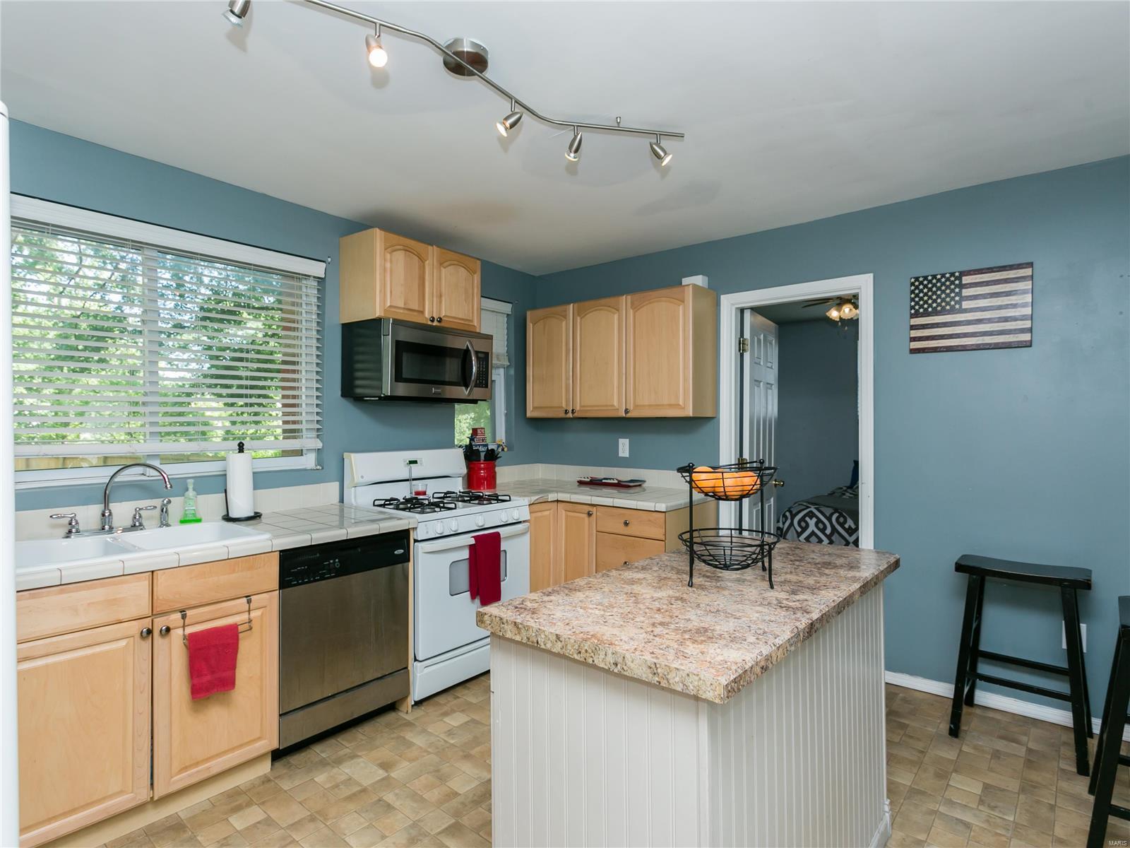 279 Old County Road St. Louis, MO 63125 - Photo 12 of 33
