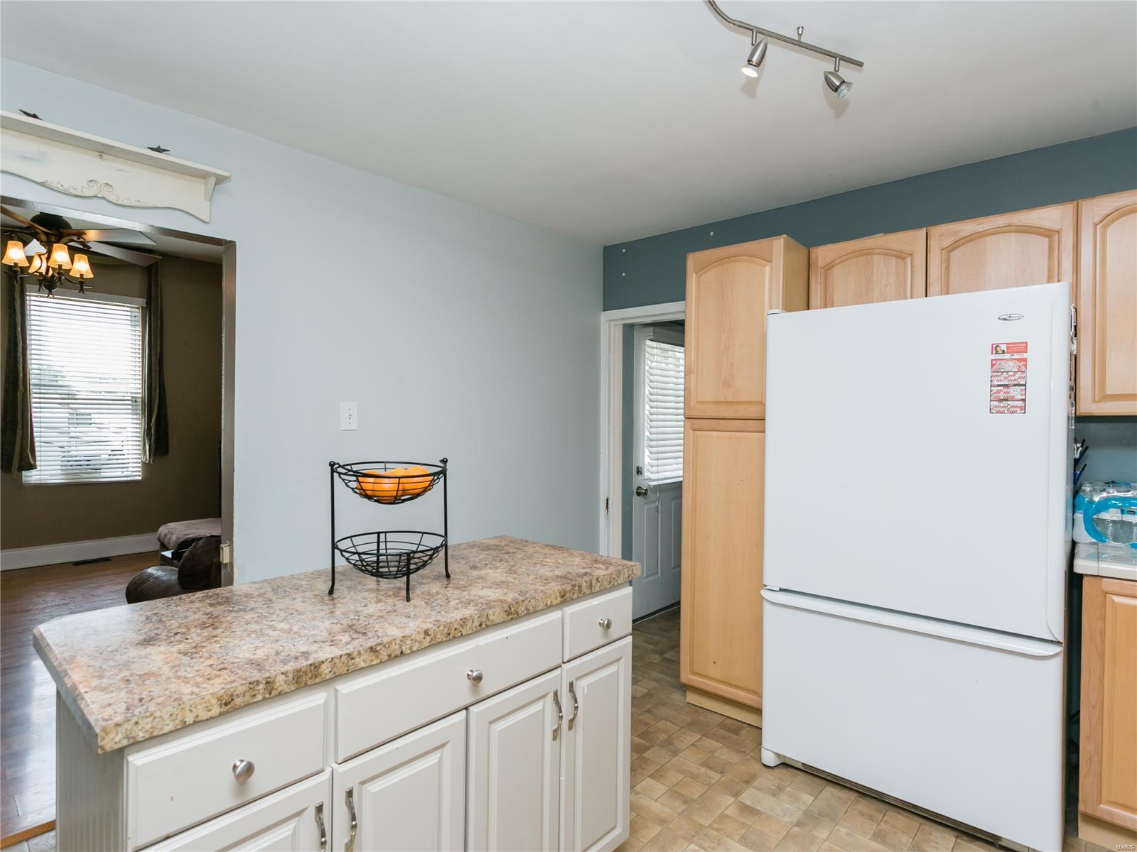 279 Old County Road St. Louis, MO 63125 - Photo 14 of 33