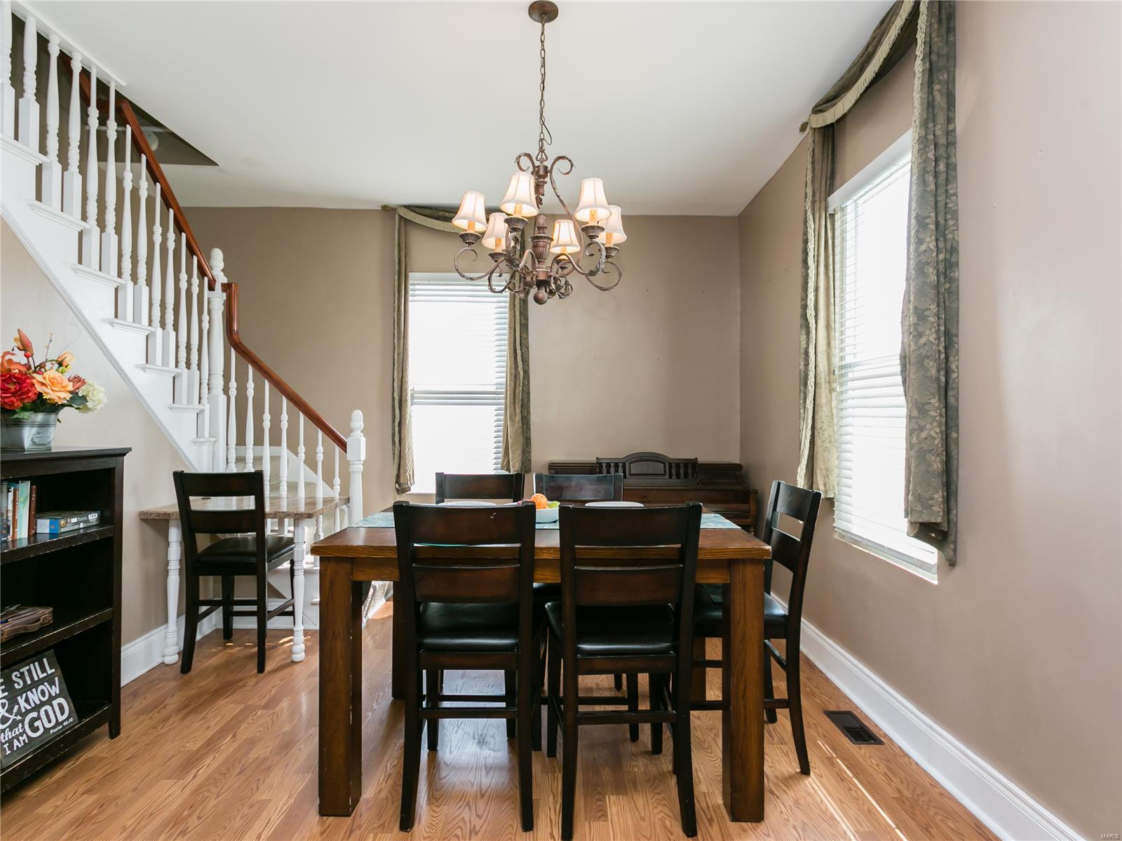 279 Old County Road St. Louis, MO 63125 - Photo 5 of 33