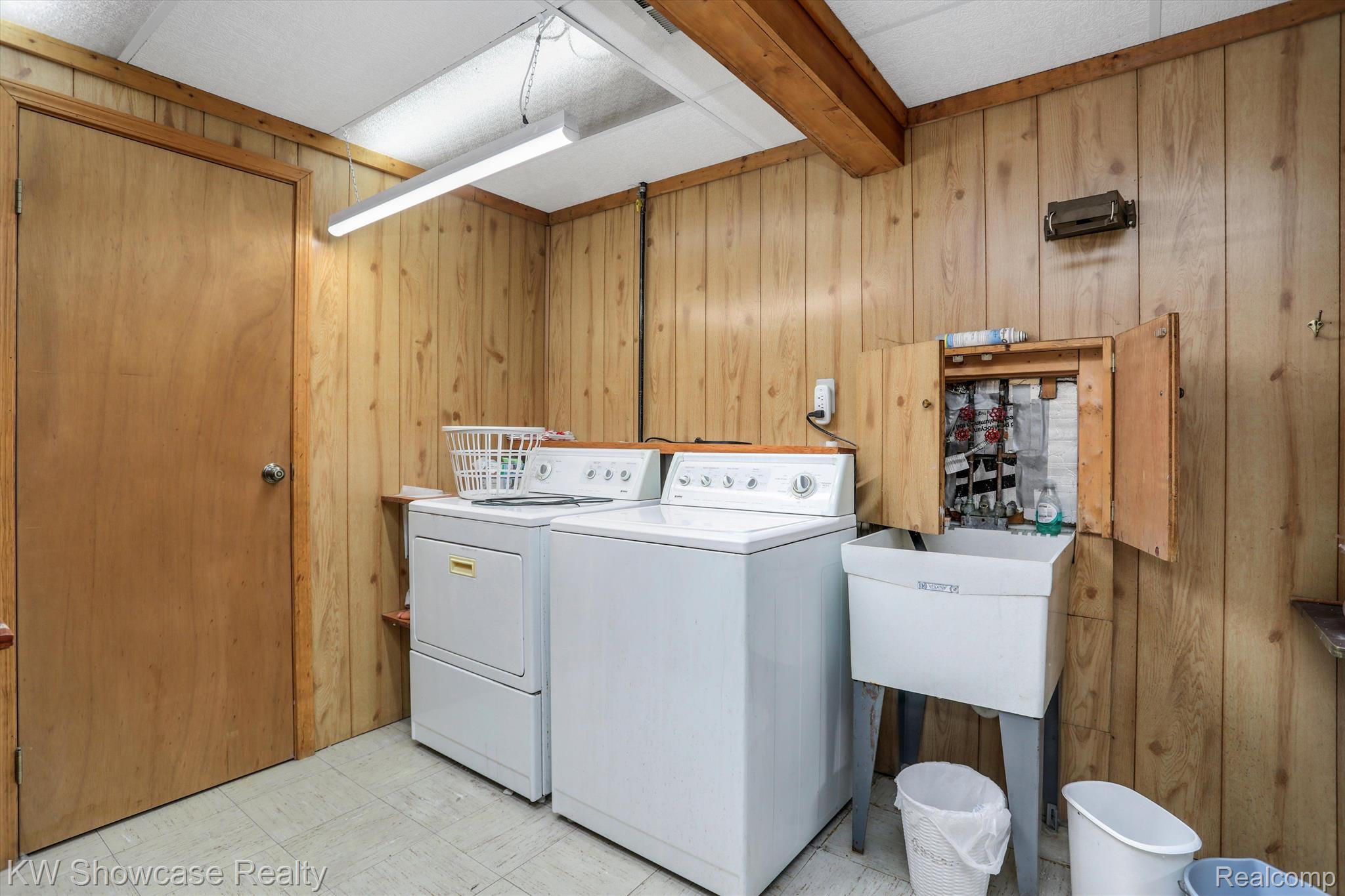882 GreenView Court Rochester, MI 48307 - Photo 27 of 44