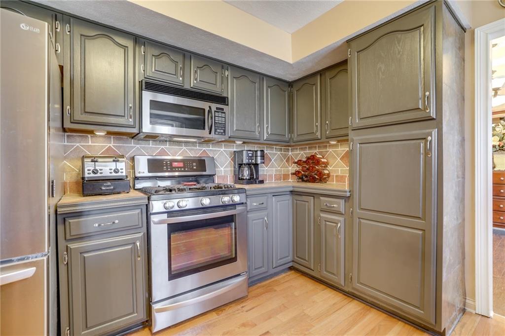 852 Valley Way Road Greenwood, IN 46142 - Photo 13 of 31 Gallery Image 13