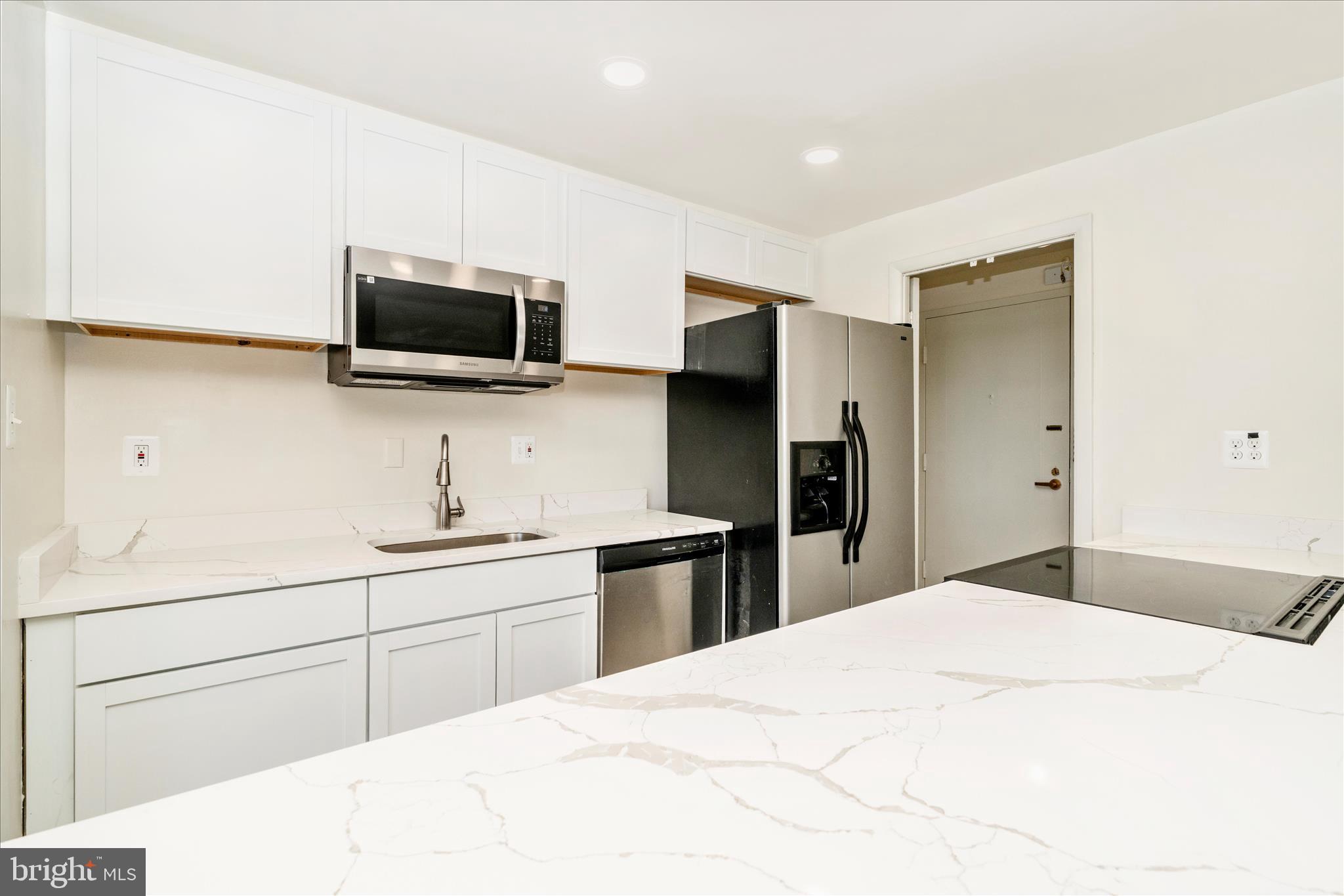 9701 Fields Road, Unit 2501 Gaithersburg, MD 20878 - Photo 11 of 54 Kitchen