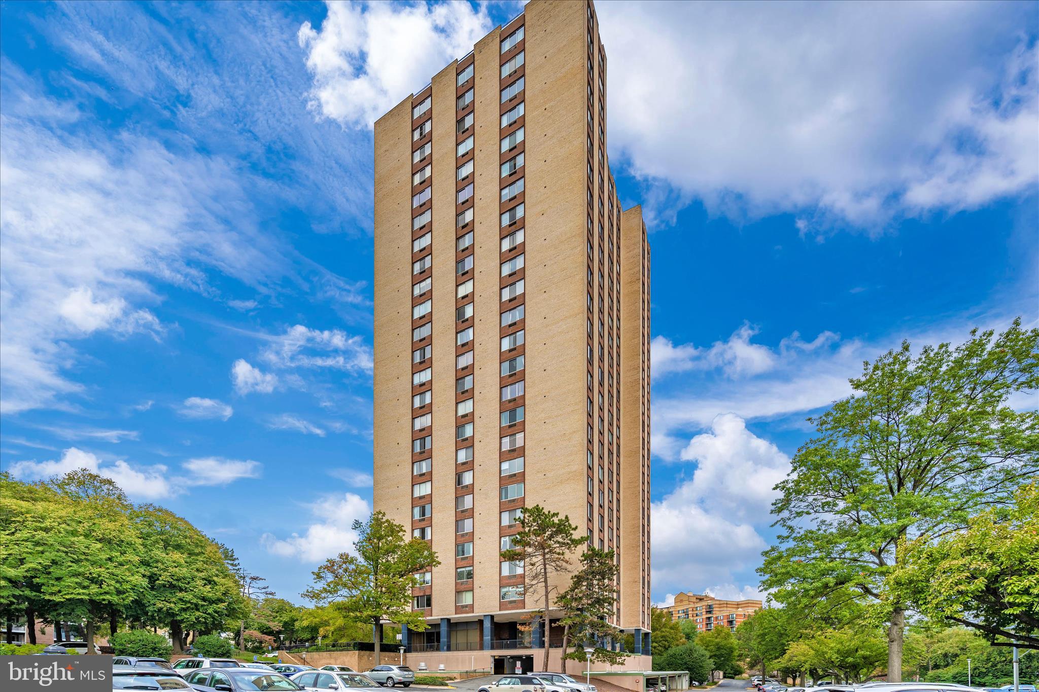 9701 Fields Road, Unit 2501 Gaithersburg, MD 20878 - Photo 2 of 54 Exterior Front