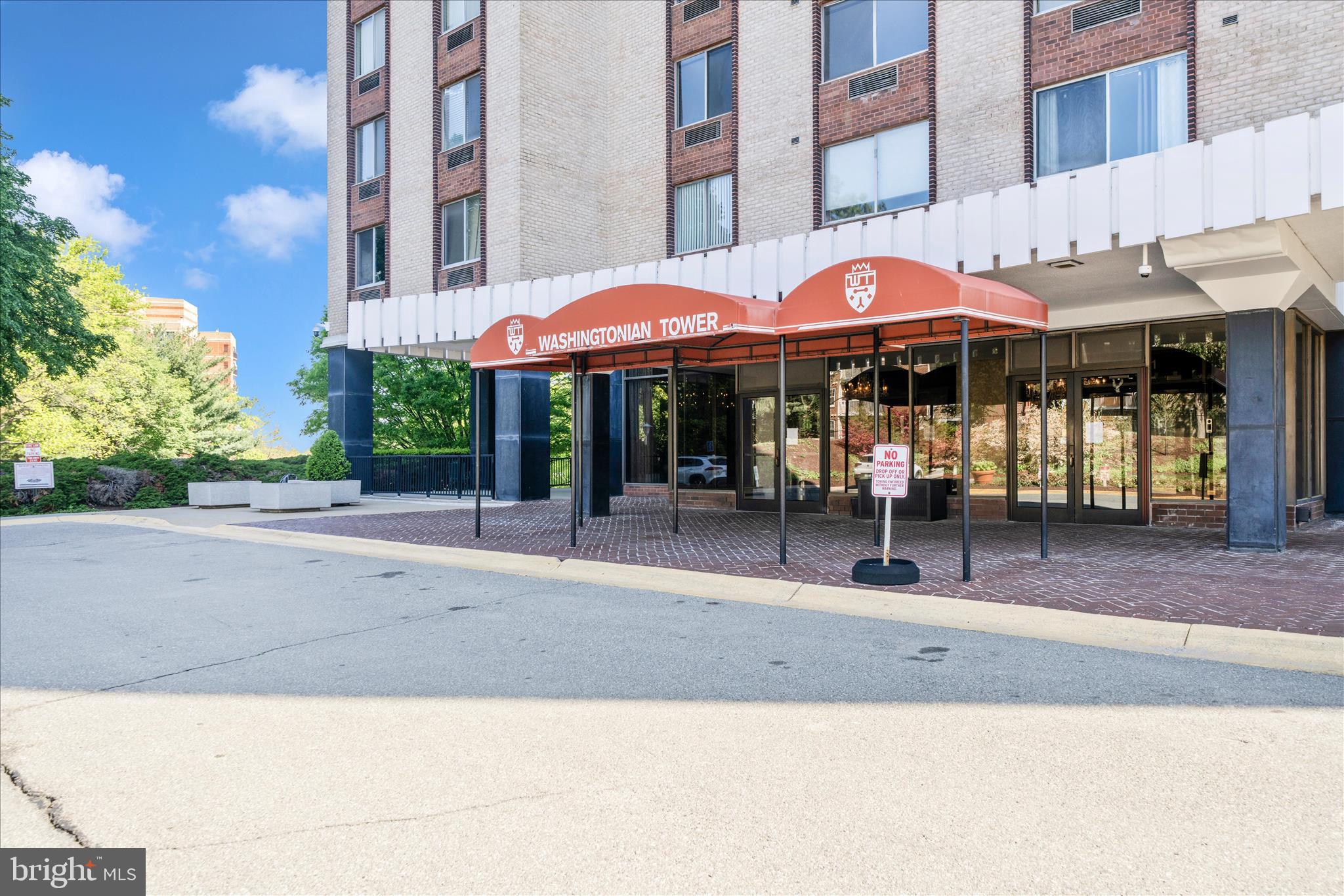 9701 Fields Road, Unit 2501 Gaithersburg, MD 20878 - Photo 31 of 54 Exterior Front