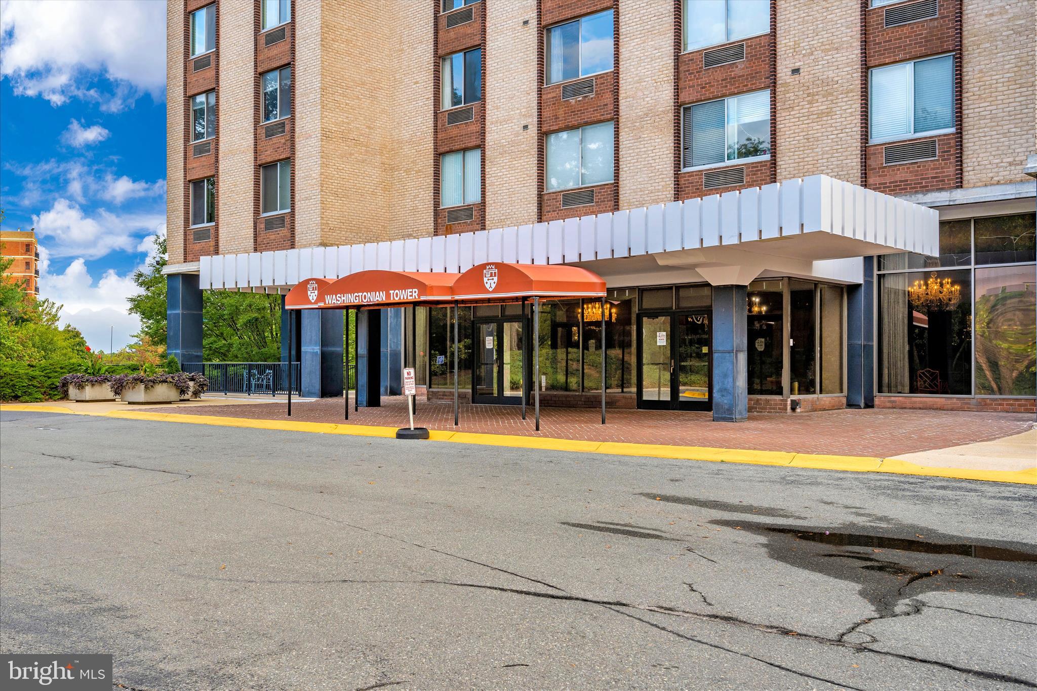 9701 Fields Road, Unit 2501 Gaithersburg, MD 20878 - Photo 35 of 54 Exterior Front