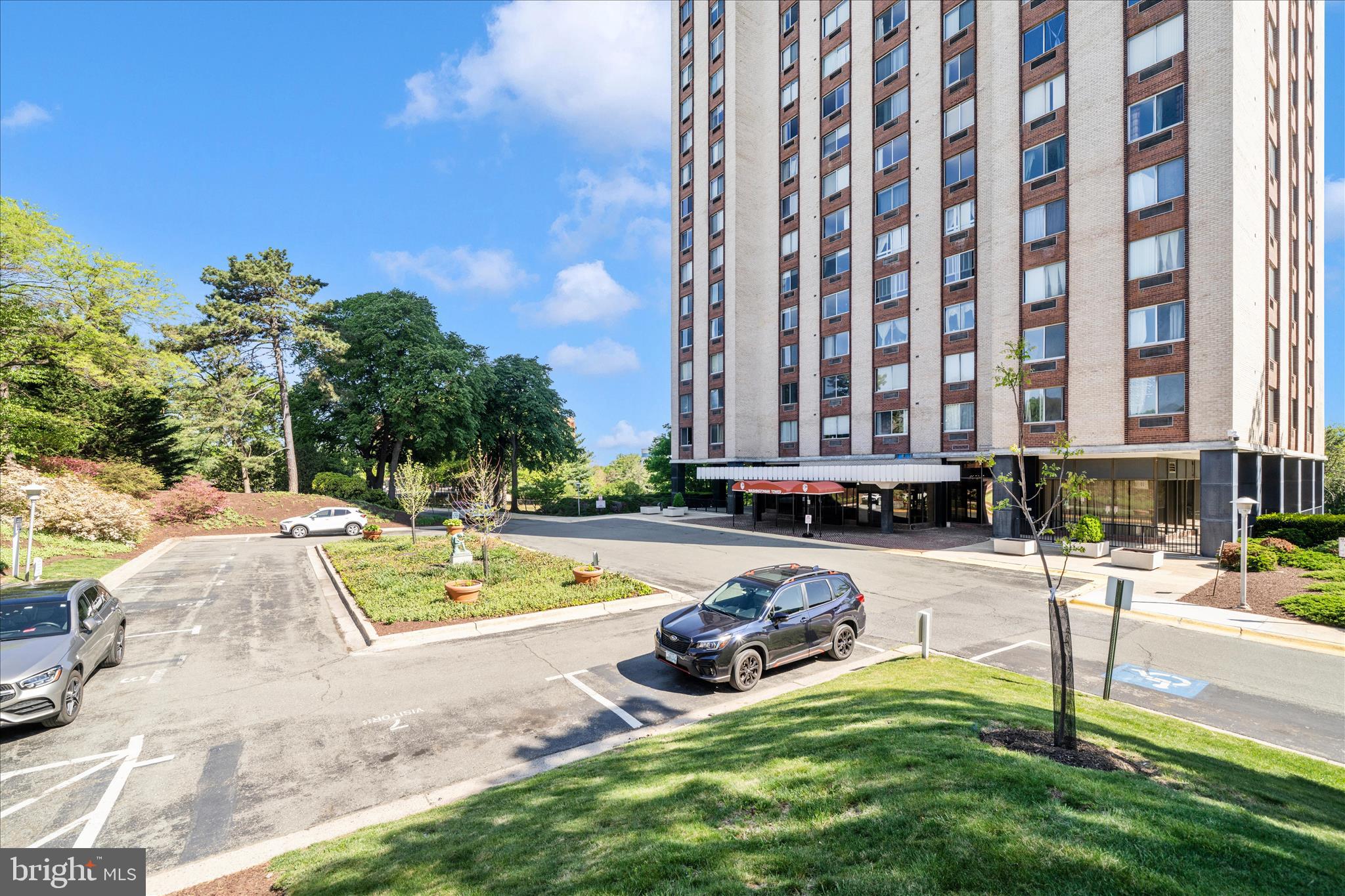 9701 Fields Road, Unit 2501 Gaithersburg, MD 20878 - Photo 36 of 54 Exterior Front