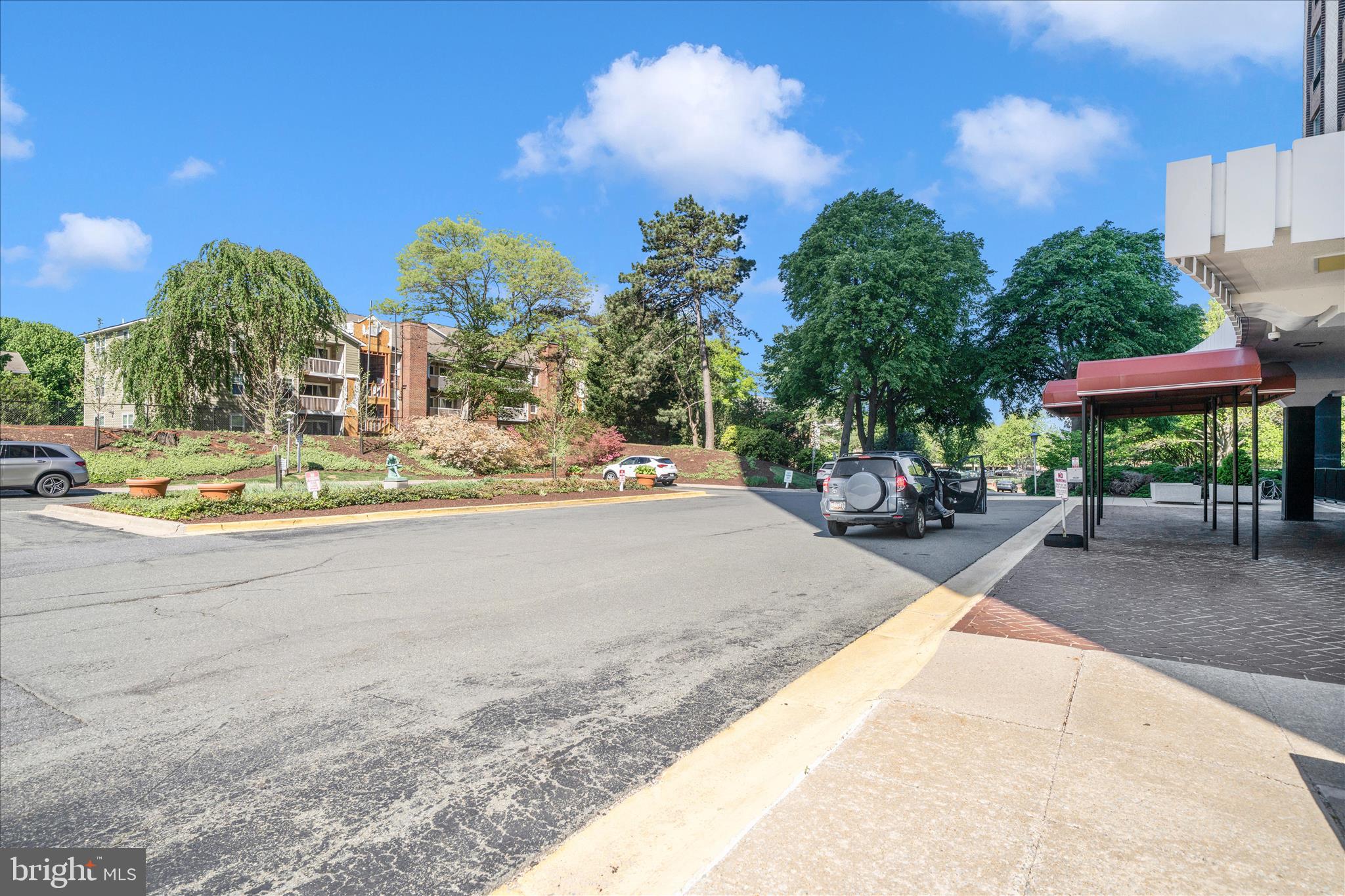 9701 Fields Road, Unit 2501 Gaithersburg, MD 20878 - Photo 43 of 54 Exterior Front