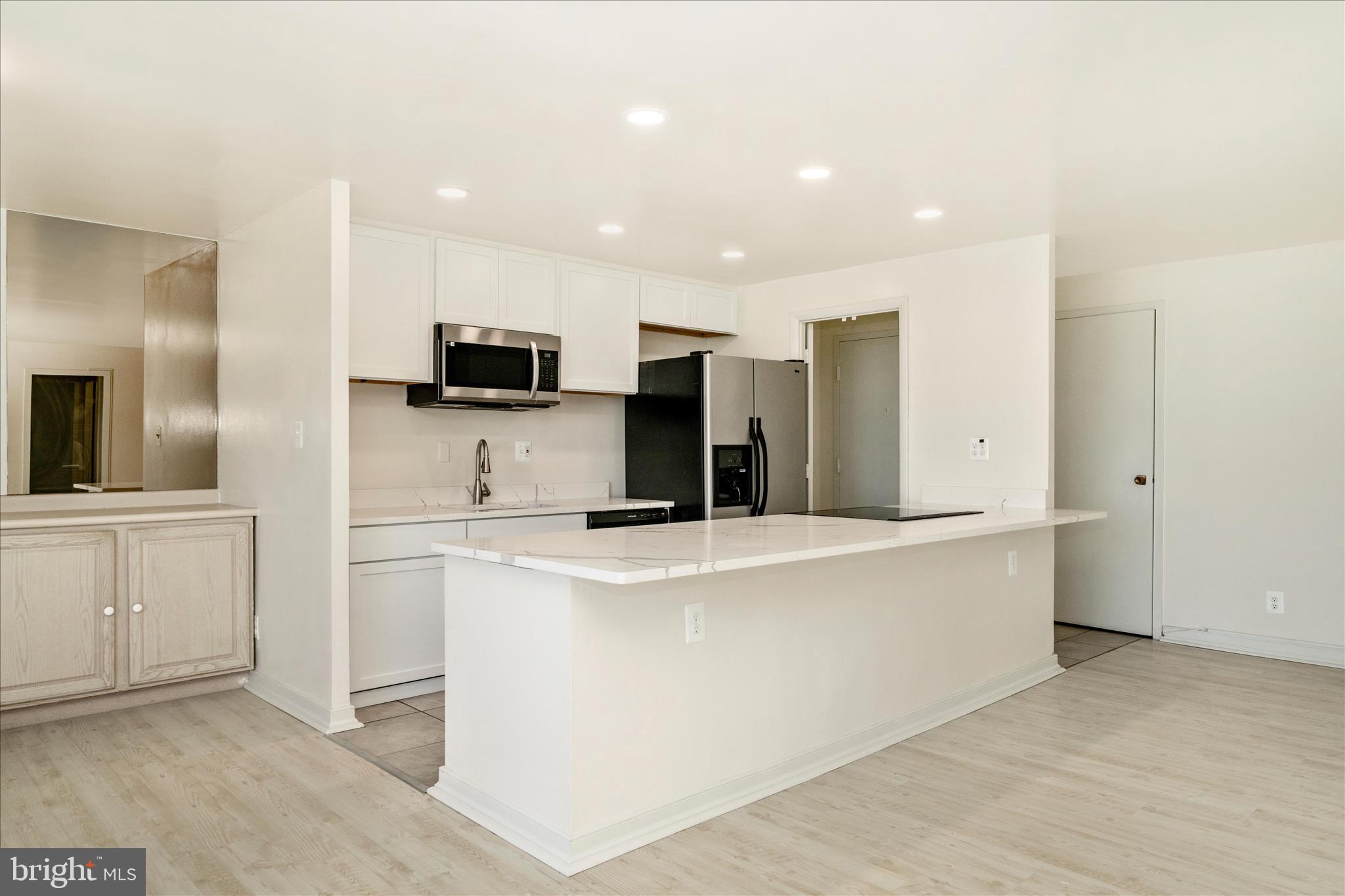 9701 Fields Road, Unit 2501 Gaithersburg, MD 20878 - Photo 5 of 54 Kitchen