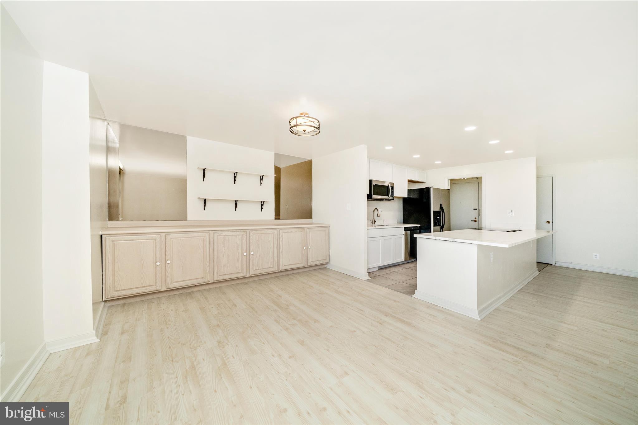 9701 Fields Road, Unit 2501 Gaithersburg, MD 20878 - Photo 9 of 54 Dining Area