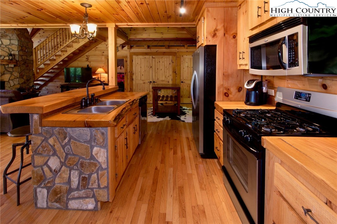528 Apple Valley Road Zionville, NC 28698 - Photo 18 of 33 Gallery Image 18