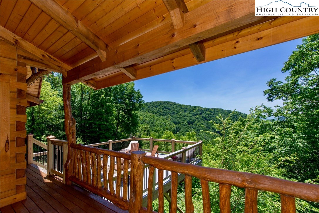 528 Apple Valley Road Zionville, NC 28698 - Photo 4 of 33 Gallery Image 4