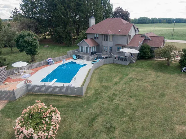 $585,000 | 6075 K Drive South, East Leroy, MI 49051