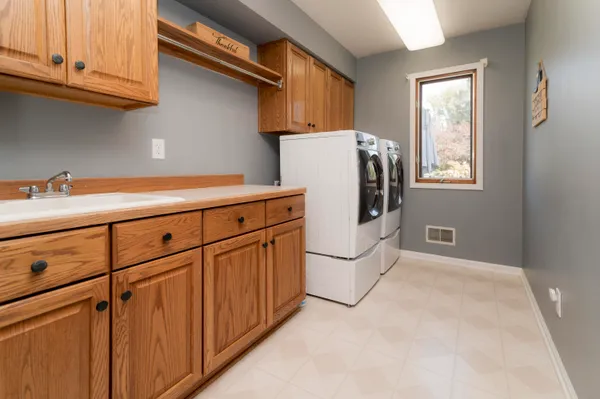 $585,000 | 6075 K Drive South, East Leroy, MI 49051