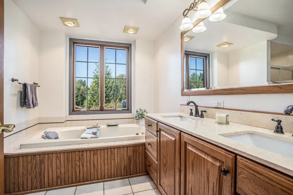 $585,000 | 6075 K Drive South, East Leroy, MI 49051