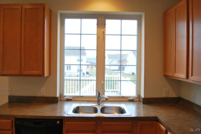 8685 Lockwood Road Breinigsville, PA 18031 - Photo 13 of 29 Gallery Image 13