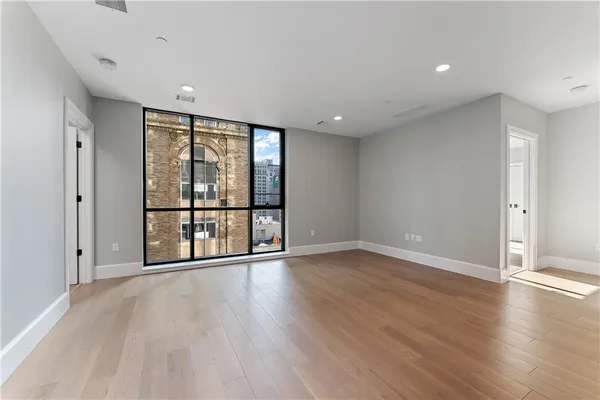 $3,255 | 350 Oliver Avenue, Unit 1005, Pittsburgh, PA 15222