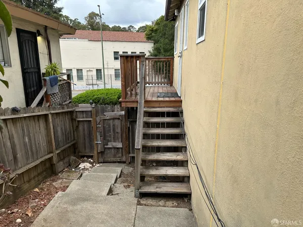 $640,000 | 3530-3532 Seminary Avenue, Oakland, CA 94605