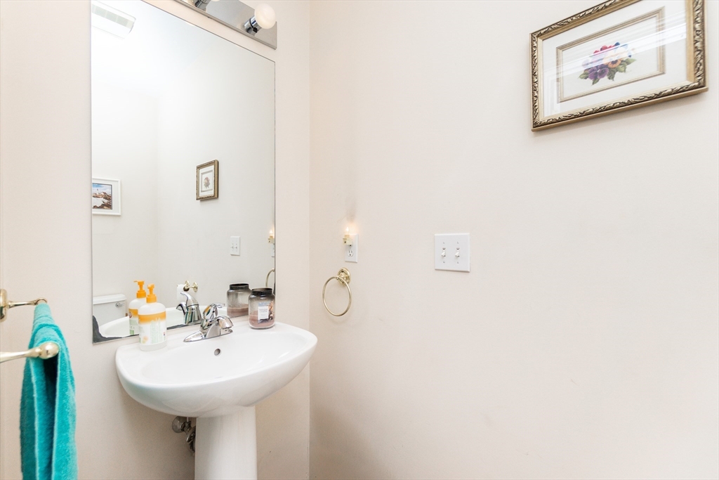 37 Augusta Way, Unit 37 Chelmsford, MA 01863 - Photo 15 of 34