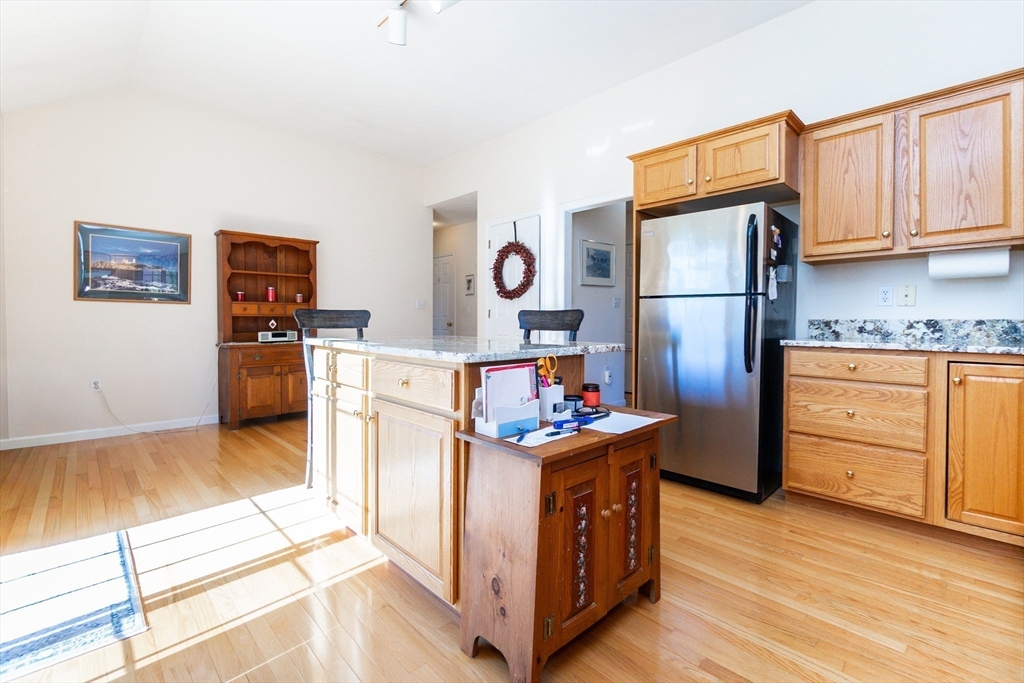 37 Augusta Way, Unit 37 Chelmsford, MA 01863 - Photo 7 of 34