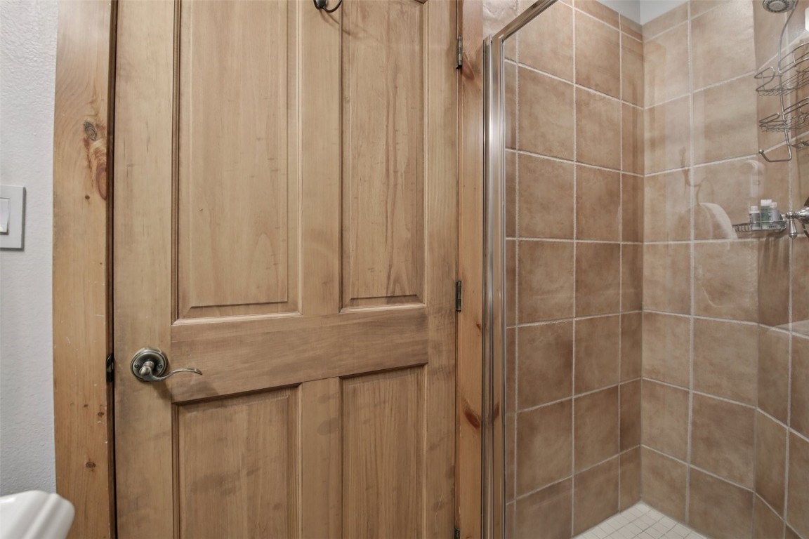 224 Trailhead Drive, Unit 3074 Keystone, CO 80435 - Photo 22 of 49 a bathroom with a shower