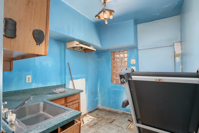 $399,900 | 5239 South Ingleside Avenue, Chicago, IL 60615