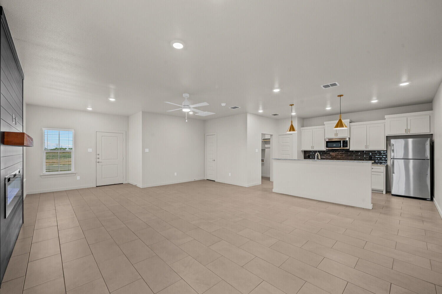 7044 41st Street Lubbock, TX 79407 - Photo 4 of 24 7030 41st St-17