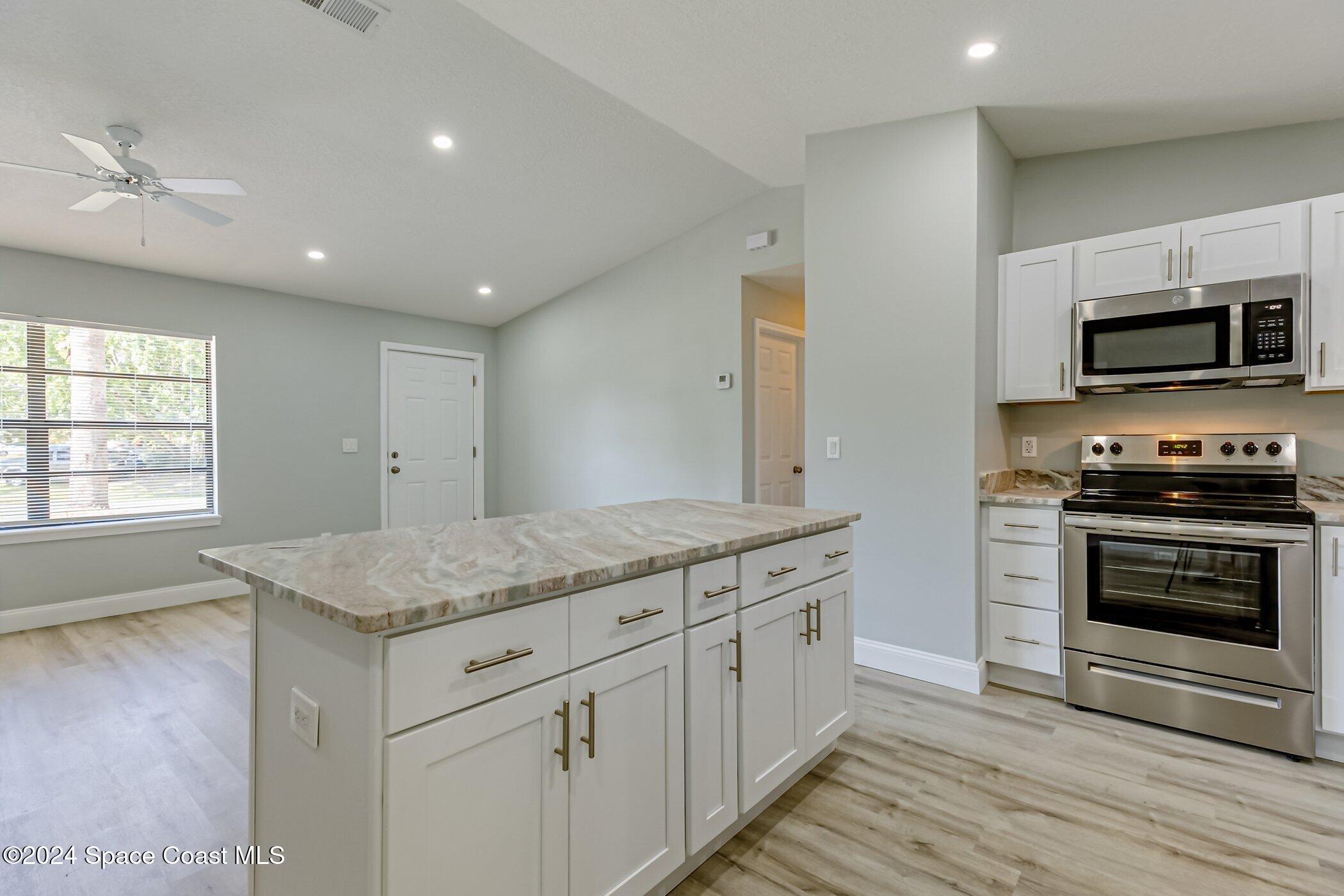 861 Furth Road Northwest Palm Bay, FL 32907 - Photo 8 of 23 561-Furth-205.jpg-SMALL