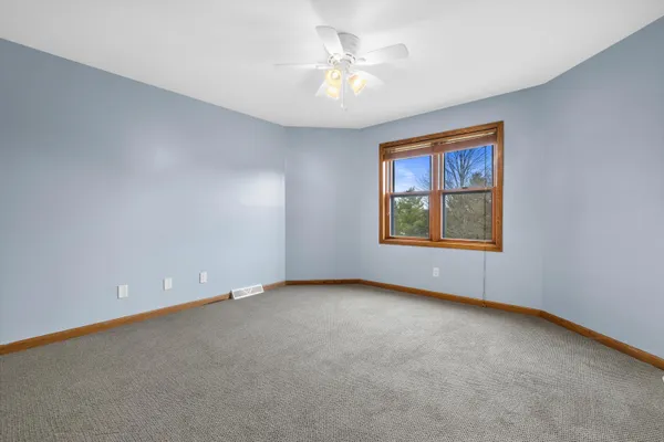 $1,150,000 | 820 172nd Avenue, Paris, WI 53182