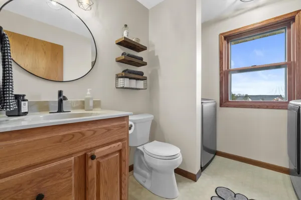 $1,150,000 | 820 172nd Avenue, Paris, WI 53182