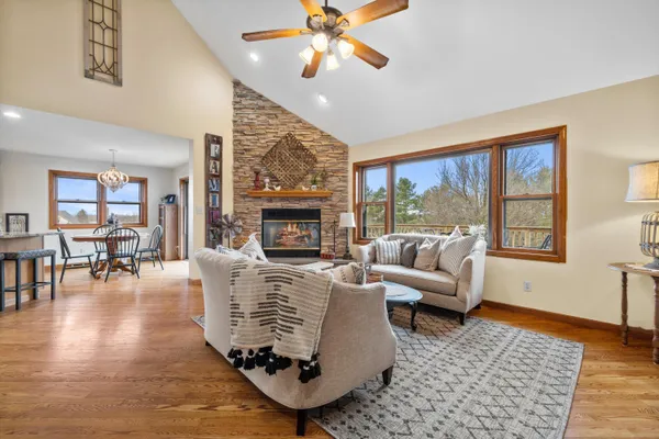 $1,150,000 | 820 172nd Avenue, Paris, WI 53182