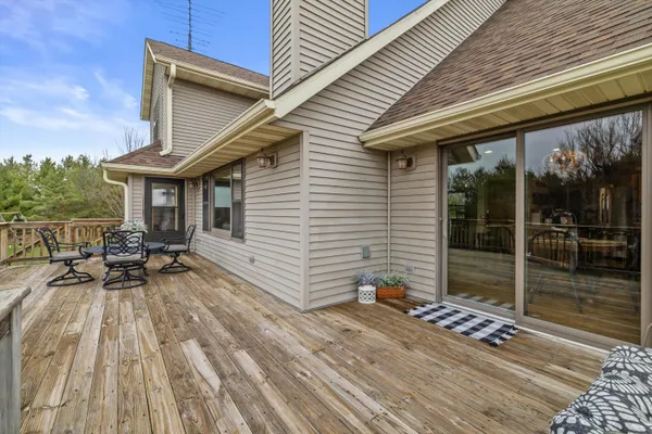 $1,150,000 | 820 172nd Avenue, Paris, WI 53182