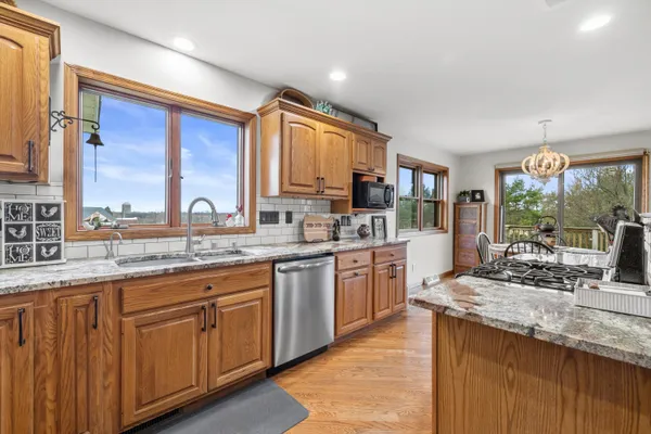 $1,150,000 | 820 172nd Avenue, Paris, WI 53182