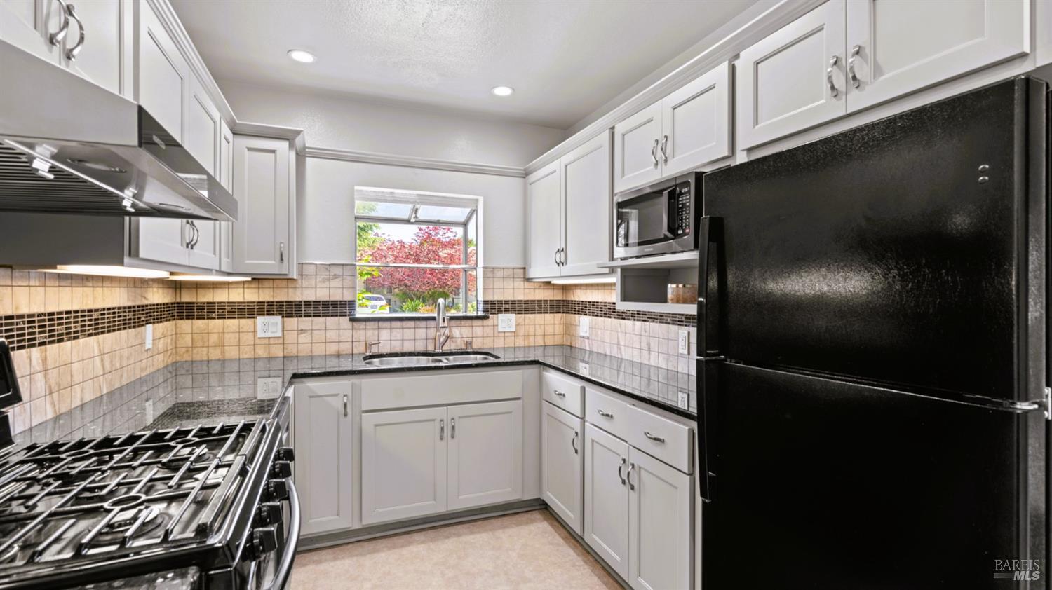 21451 Rizzo Avenue Castro Valley, CA 94546 - Photo 10 of 35