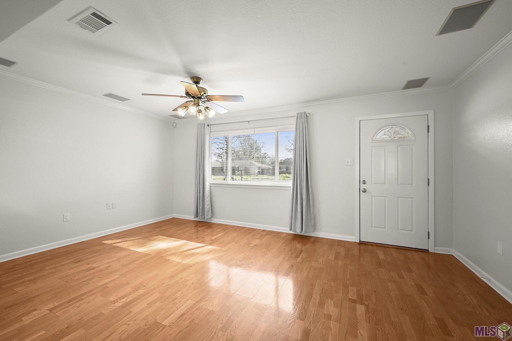 364 Wingate Drive Baton Rouge, LA 70815 - Photo 6 of 17 Living room