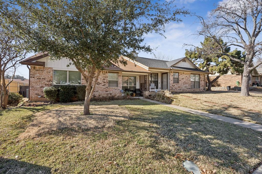 3003 Kathleen Lane Euless, TX 76039 - Photo 2 of 13