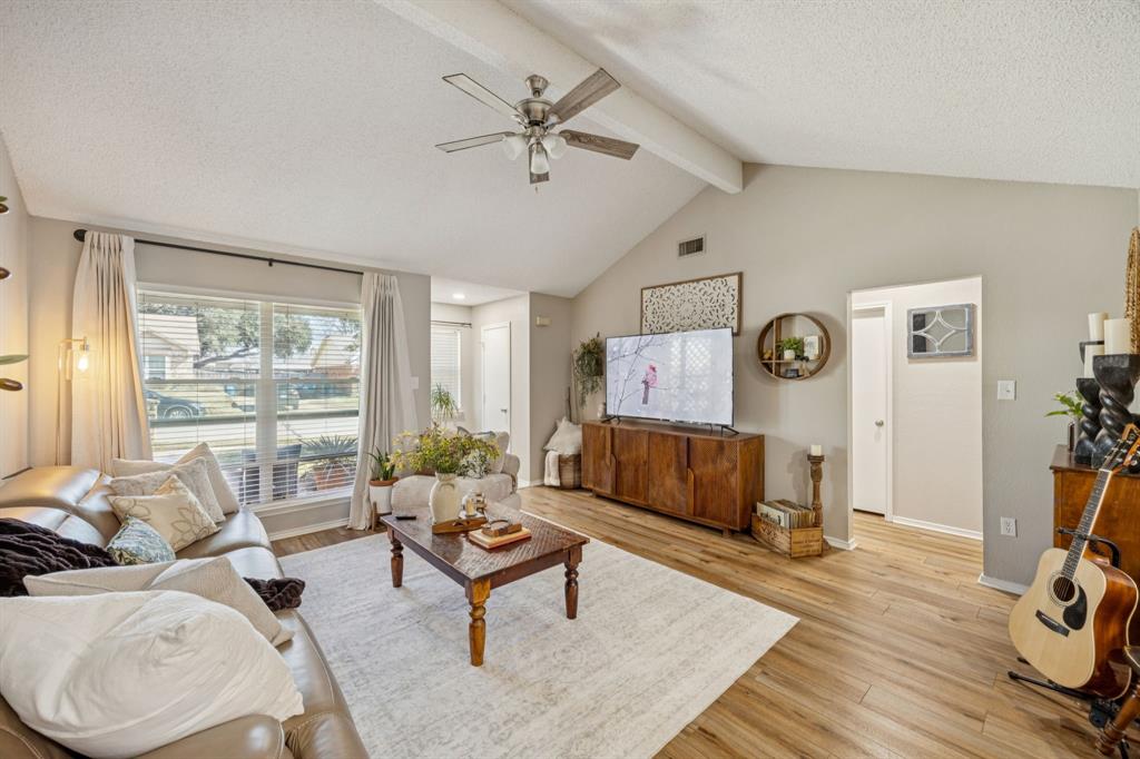 3003 Kathleen Lane Euless, TX 76039 - Photo 3 of 13